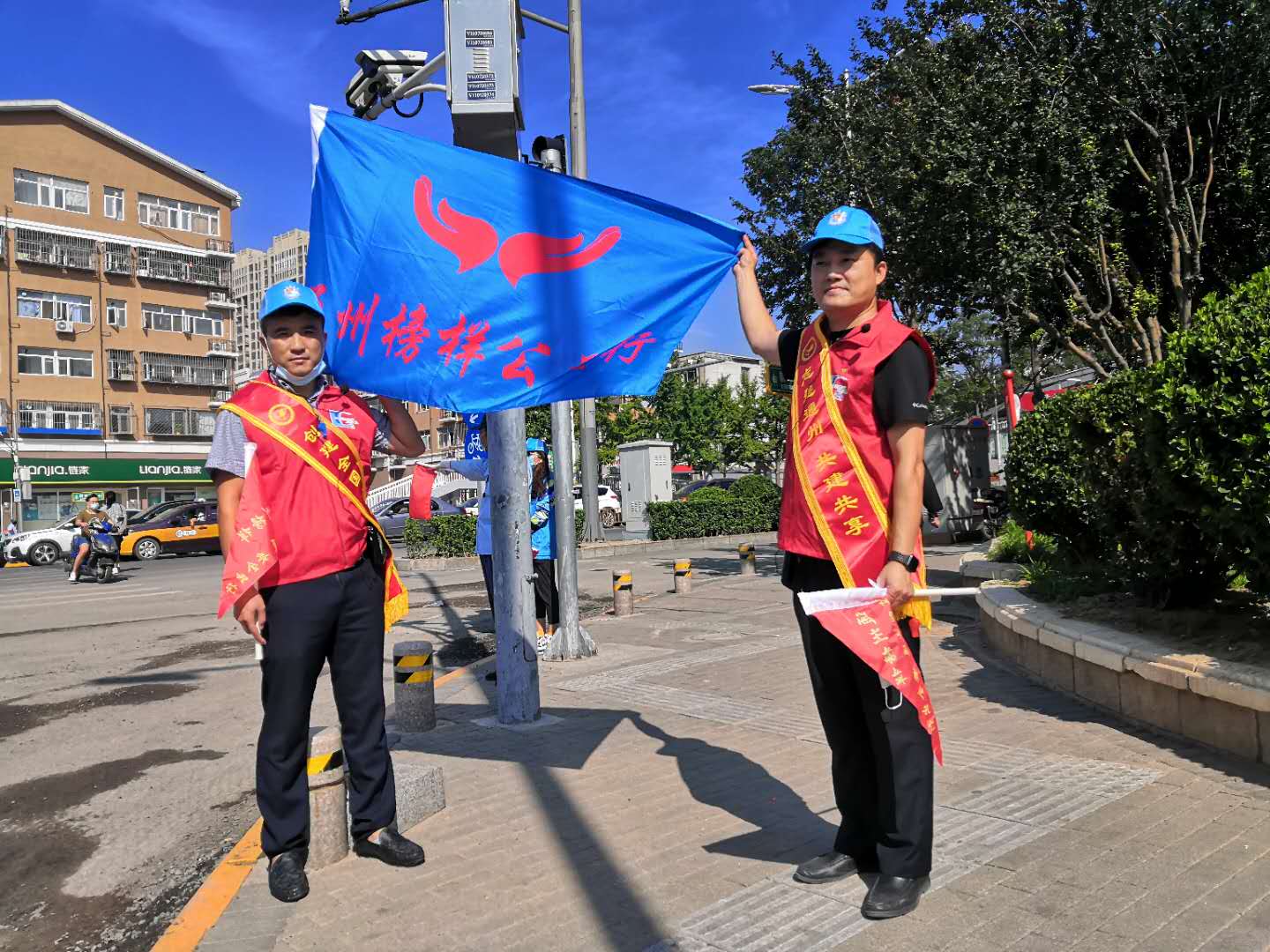 <strong>黄色电影老年人操B添B观看</strong>